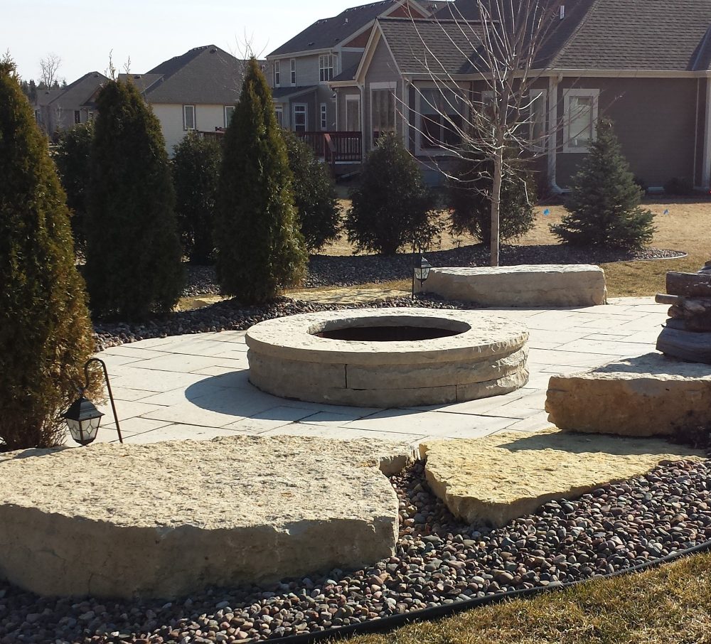 Natural Stone Fire Pit Kits Or Custom Designs Lemke Stone Products   Rusitc Gold With Glacier Layer Coping 3 1000x906 