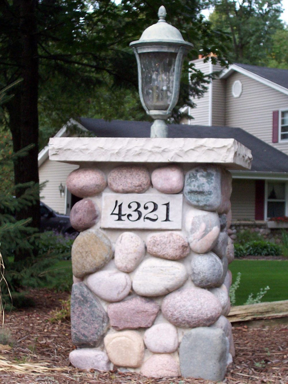 Specialty cobblestone entrance pillar
